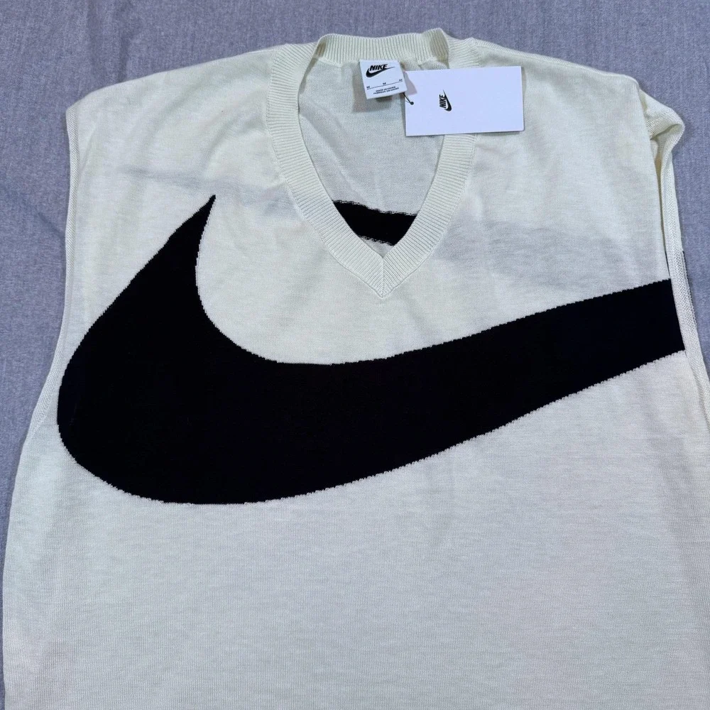 Nike Sweater Vest Mens Medium Cream Black‎ Swoosh SPTCAS FD2873-113 New Tag